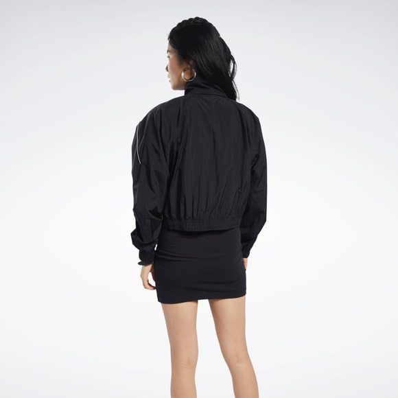 Reebok Classics Cropped Track Jacket 🖤🤍 - Picture 6 of 11